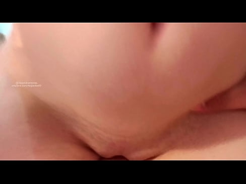 ❤️ Ablamın odasında uyuyorum ve ben böyle uyandım ❤️ Porno videosu bizde ️❤